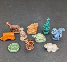 10 Wade Whimsies Trinket Lot Compass Dog Christmas Tree Gorilla Goldfish Turtle