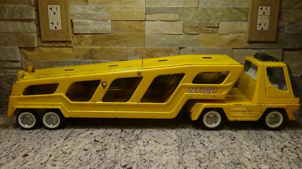 Camión semirremolque de transporte automático con turbina turbo Nylint grande de colección de los años 60 Foto 2 de 4