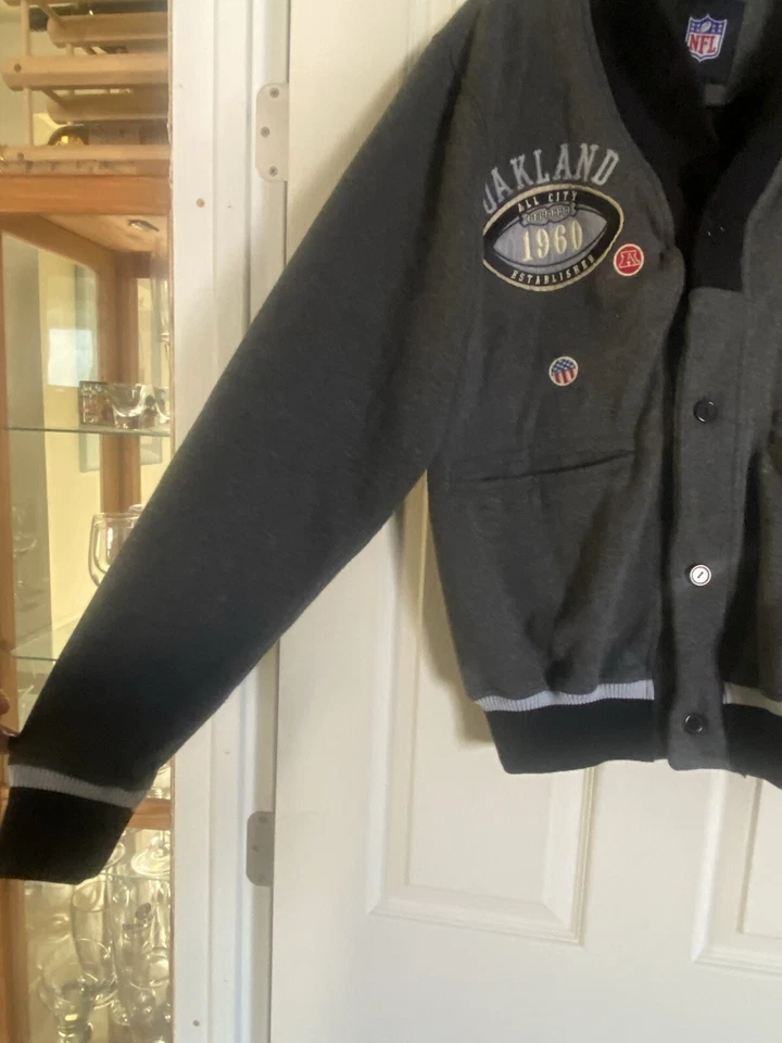 Oakland Raiders 男式纽扣开衫夹克,尺寸 S — 第 3/4 张图片