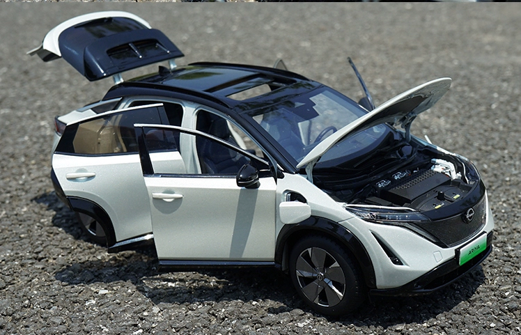 ARIYA アリア 1/18 モデル ミニカー ホワイト