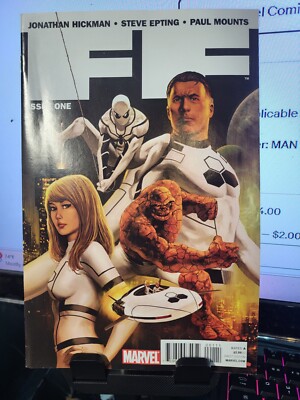 FF #1 (Marvel Comics May 2011) Debut of Future Foundation Spider-Man Costume