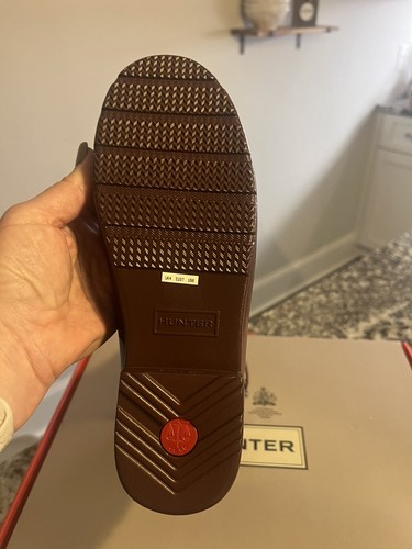 NIB. Hunter Mid Calf High Gloss Dulse. Size 6. Retail $170 - Picture 4 of 8