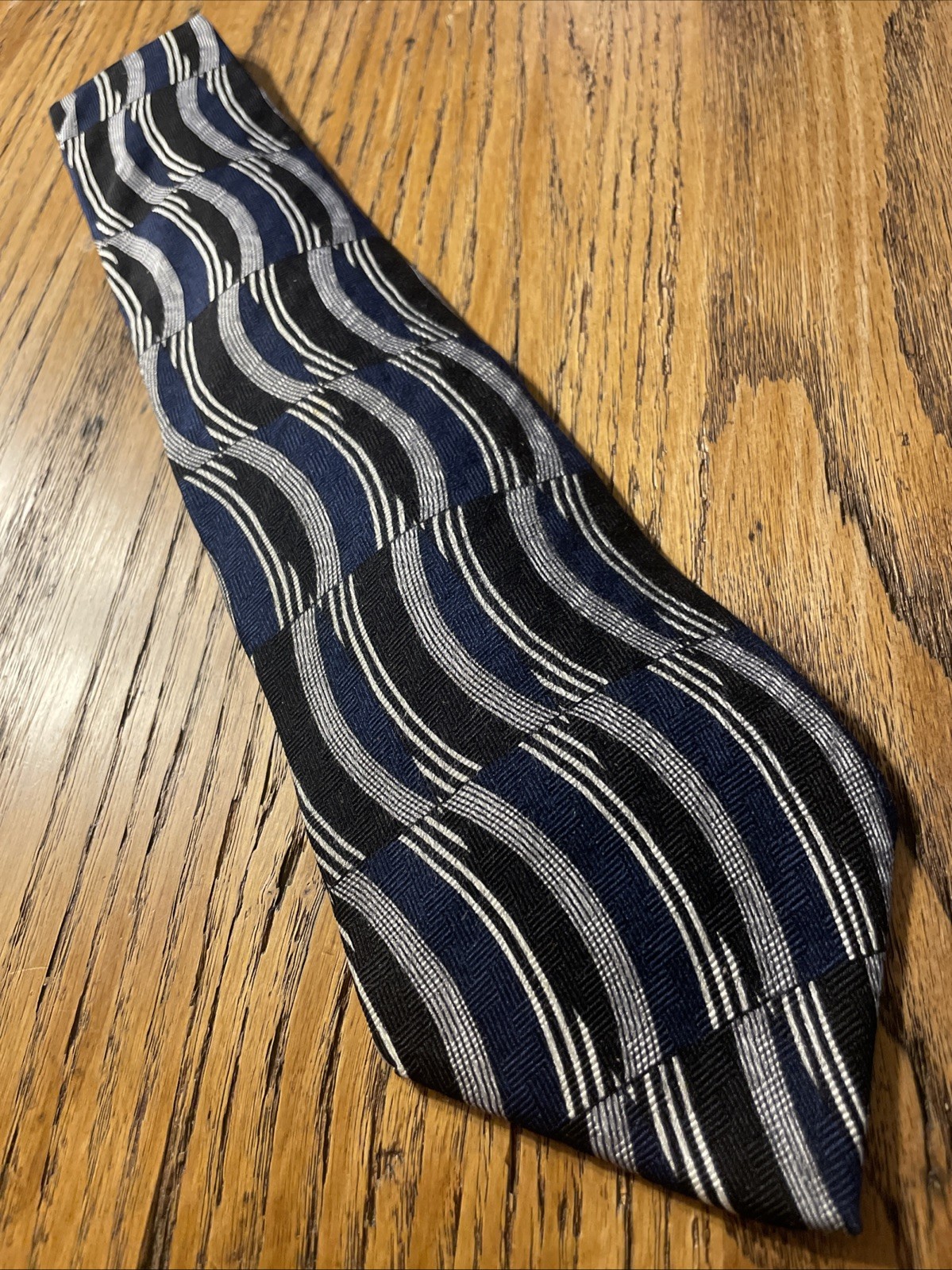 Vintage EUC Albert Nipon Abstract Geometric Silk Tie Men’s Necktie USA Made