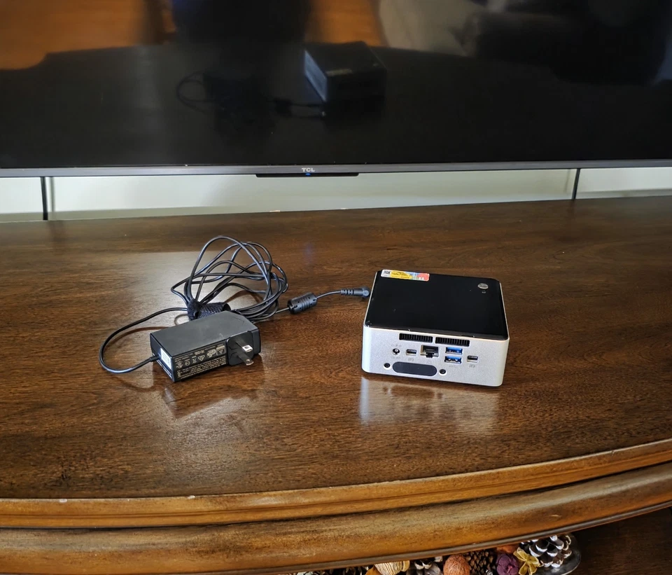 INTEL NUC 5I5MYHE i5 5300U 8GB 250GB Windows 10 pro - Image 2 of 4