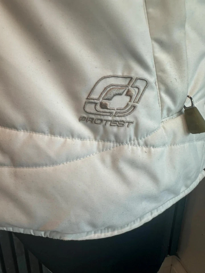 Protest Cream Padded Gilet Waistcoat Size 12 - Image 2 of 4