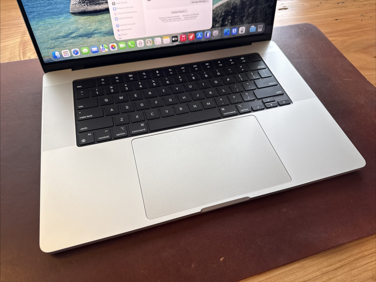 Apple MacBook Pro 16in M4 Pro 14/20 C - 24GB RAM - 512GB SSD 