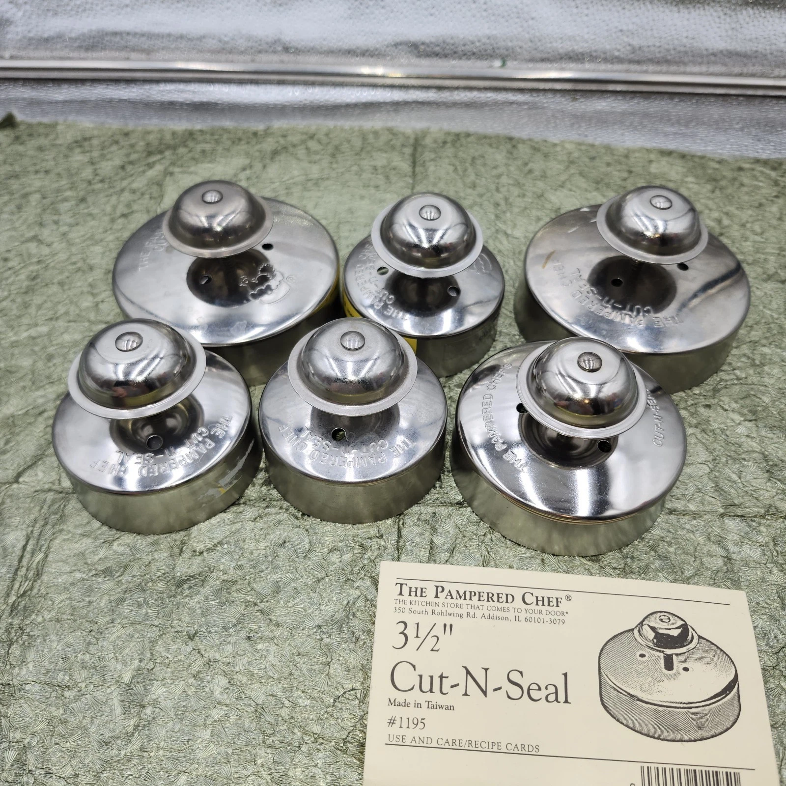 Lot of 6 The Pampered Chef Cut-N-Seal 3.5" 3" 4" Sandwich Cutter Sealer