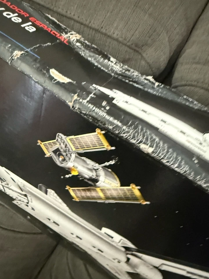 LEGO Icons: NASA Space Shuttle Discovery 10283 Brand New Retired Set Damaged Box - Image 4 of 4