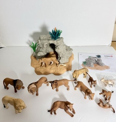 SCHLEICH WILD LIFE LION CAVE #42256 + 11 Figures with Super Rare