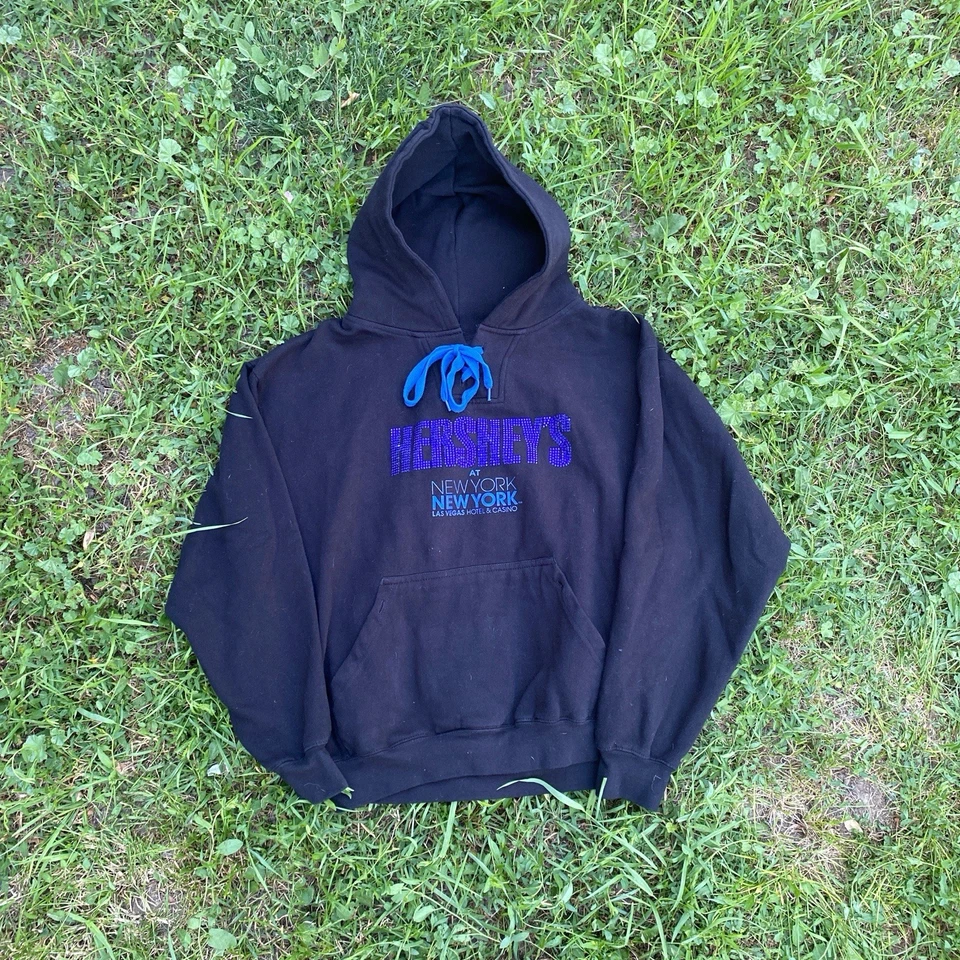 🔥Moletom com capuz Hershey's Chocolate World roxo e preto tamanho médio - Imagem 2 de 3