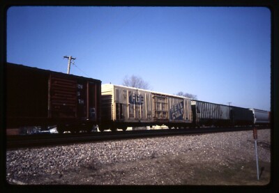 Railroad Slide - Fruit Growers Express FGE #13299 Box Car Reefer 1993 Lombard IL
