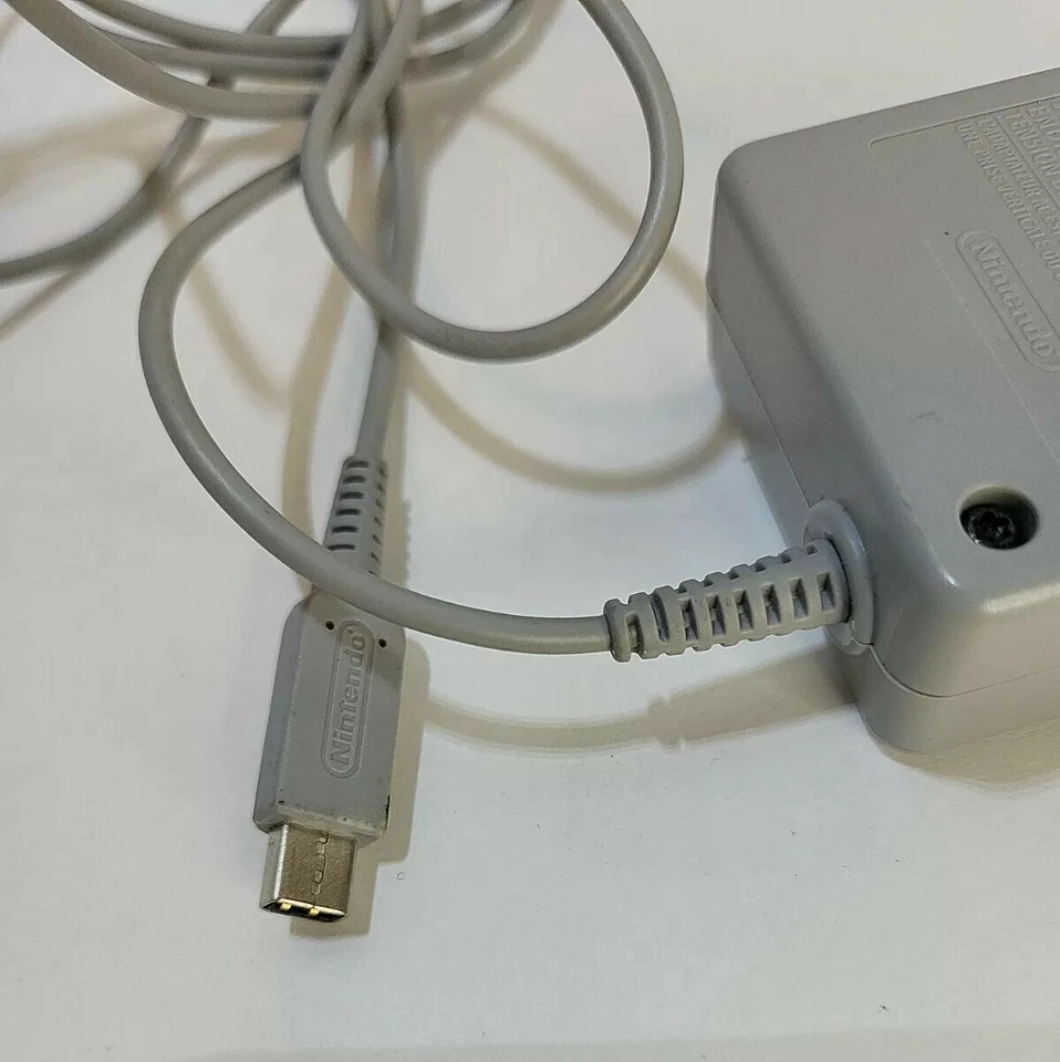 Nintendo Original AC Adapter WAP-002(USA) Class 2 Power Supply - Image 2 of 3