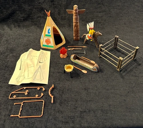Vintage PLAYMOBIL *Wild West Indians Native Totem Canoe Shield Fire Corral #3483