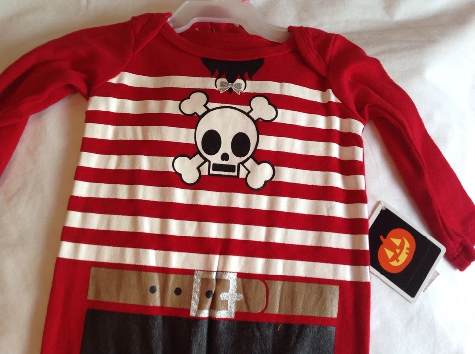 HALLOWEEN - 0-3m NUEVO CON ETIQUETAS Rojo Una Pieza PIRATA Traje y Sombrero Disfraz Mameluco, Dormitorio  Foto 4 de 4