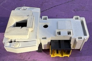 CANDY EVO9143D/1-80 Türschlossschalter für Waschmaschine DM053