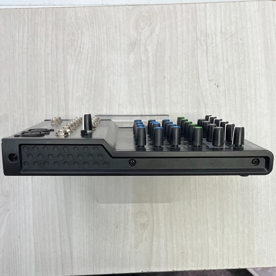 Mackie Mix8 8 Channel Compact Mixer - Image 4 of 4