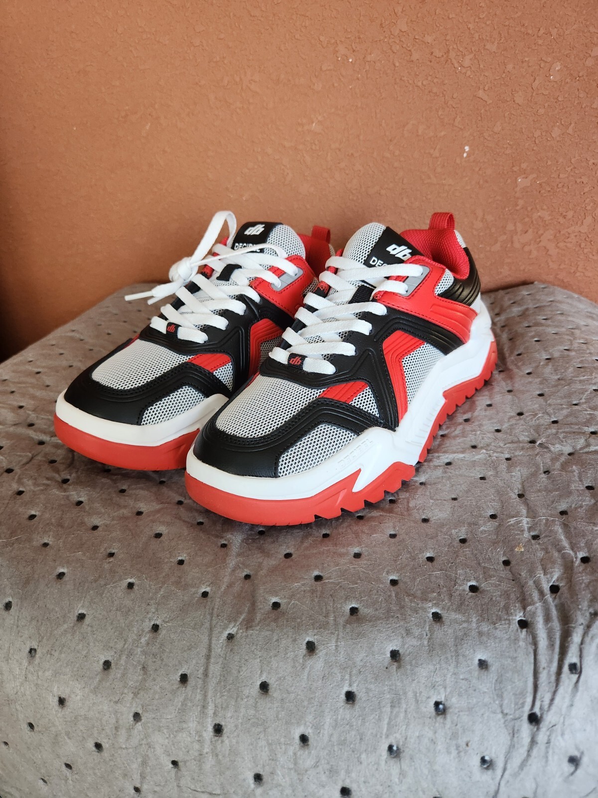 SAOLA Sneakers uomo Decibel VOL 1 rosse taglia 9 5 nuove senza confezione originale