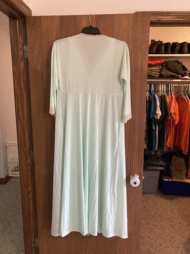 Vtg VANITY FAIR Long Nightgown Robe Set 34 XS Mint Green Nylon Antron Lace - Picture 2 of 12