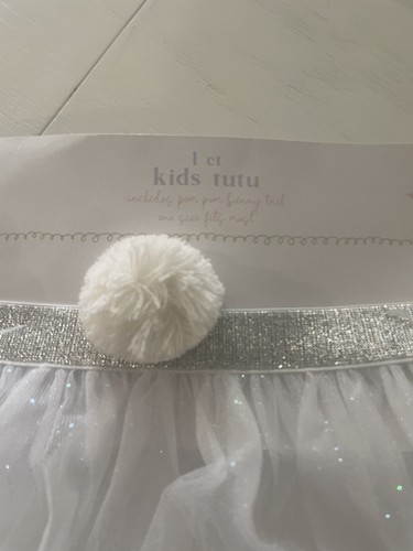 Nuevo con etiquetas Tutú Blanco para Niños con Pom Pom Cola de Conejo Plata Brillante Blanco 10.5" OSFM - Imagen 2 de 5