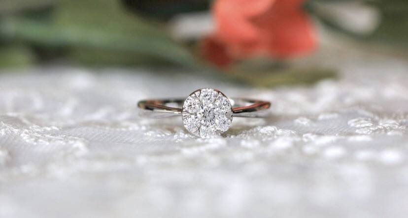 Simulate Diamond Engagement Ring - image 3