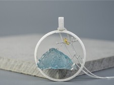 K15 Anhänger Vogel in Landschaft Berg aus Aquamarin 925 Sterlingsilber