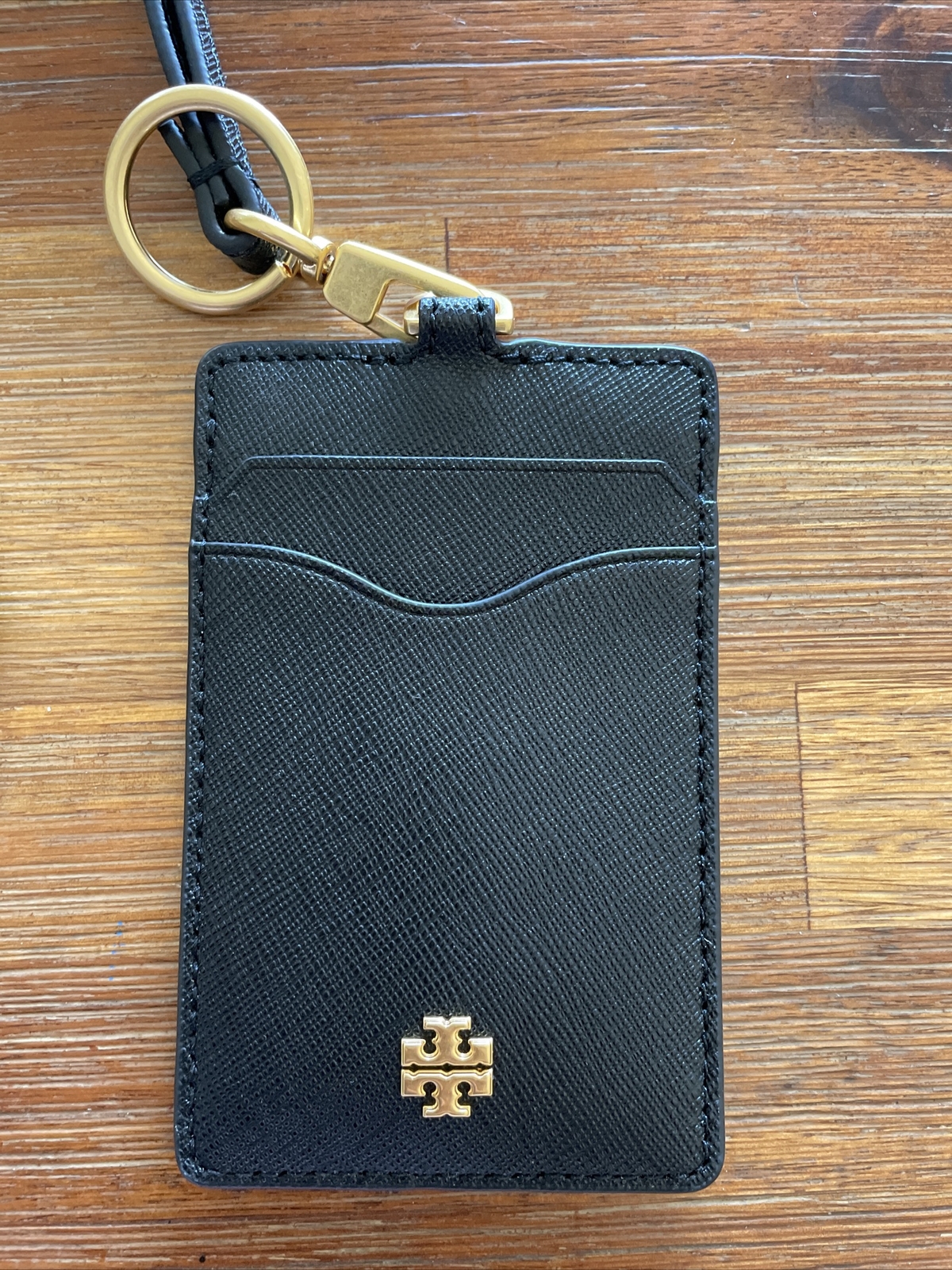 Top 61+ imagen id lanyard tory burch Thptnganamst.edu.vn
