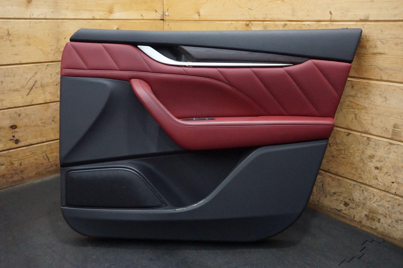 Front Driver Passenger Interior Door Panel Black/Red Maserati Levante *Note