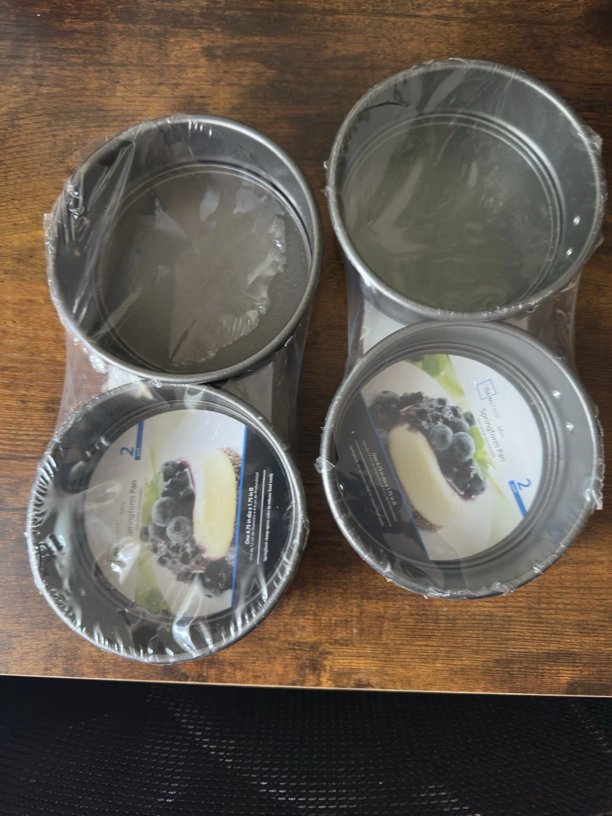 Mainstays Mini Springform Cake Pans Set of 4 – 4.75" Non-Stick Cheesecake Pan
Opens in a new window
