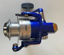 DAIWA SAMURAI 2500-3B SPINNING REEL W/FOLD-UP HANDLE NEVER USED