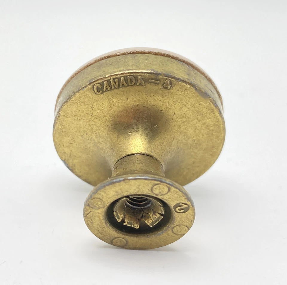 Винтажная латунная ручка выдвижного ящика шкафа с бежевой деревянной крышкой CK-2515 Canada MCM лот из 8 - Изображение 3 из 4