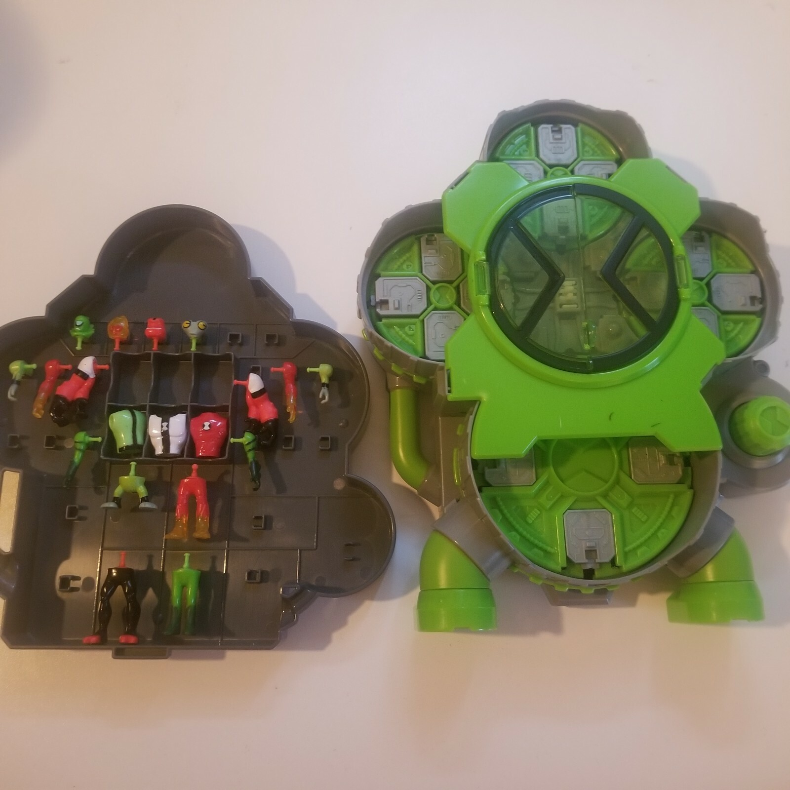 BEN 10 Alien Creation Chamber Playset + Figures Lot Cartoon Network characters | eBay BEN 10 Alien Creation Chamber Playset + Figures Lot Cartoon Network characters | eBay
