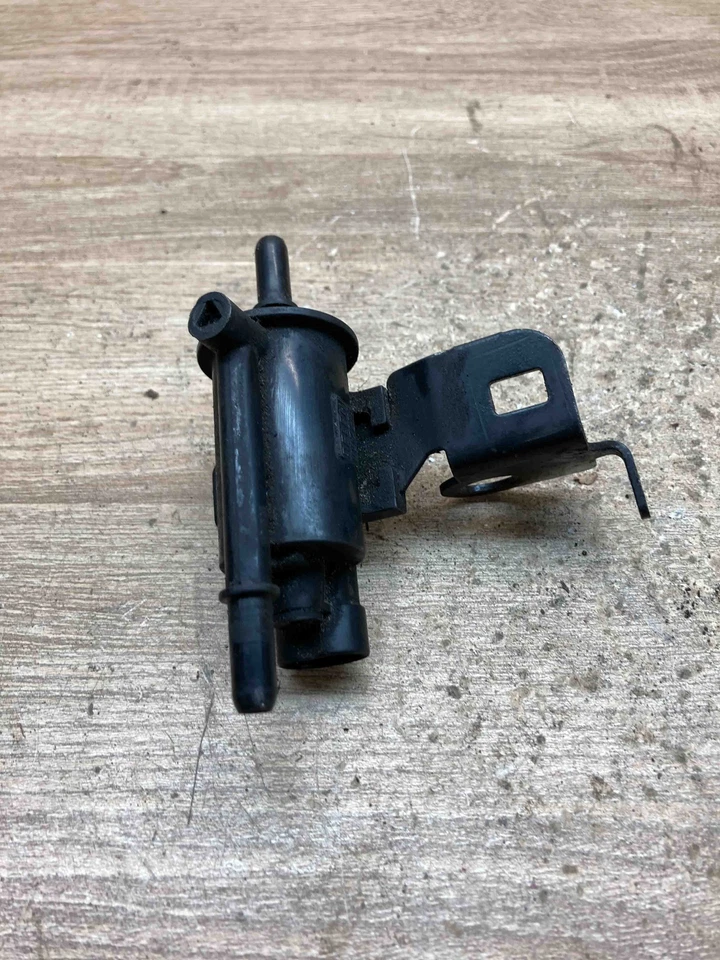 1997278 Saab 93 Vacuum pump Solenoid Control Valve Used Delphi - Image 3 of 4