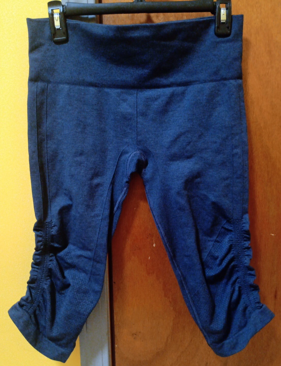 ALTRA Leggings blu scuro Lululemon taglia 8 si prega di guardare le mie altre inserzioni Lululemon