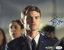 Daniel Gillies Spiderman  Autographed Signed 8x10 Photo ACOA #2