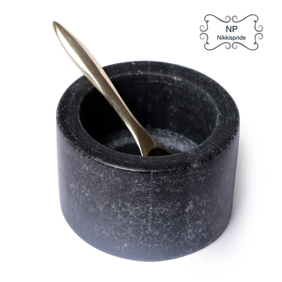 Caja de pellizcos de mármol bodega de condimentos con cuchara de latón hecha a mano negra Foto 4 de 4