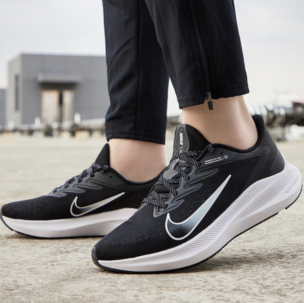 nike zoom winflo 7 running shoe