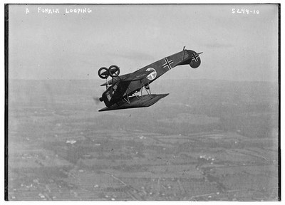 Photo:A Fokker looping