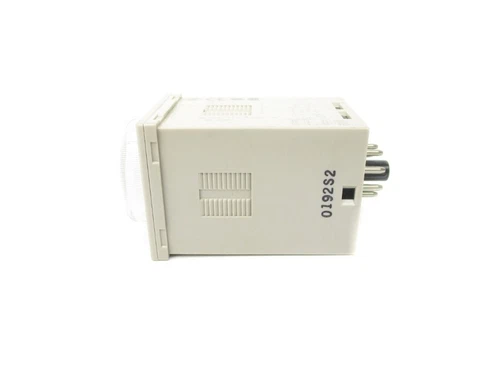 OMRON H3CR-H8L 250VAC 5A 0.05-12M NSNP
