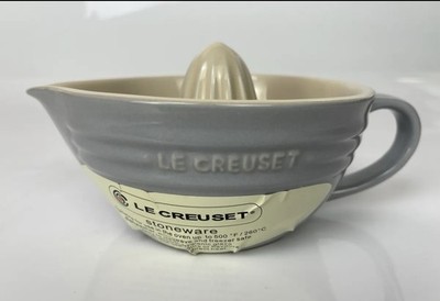 Le Creuset Steingut Zitrone Orange Zitruspresse Saftpresse Hellgrau Crueset Neu