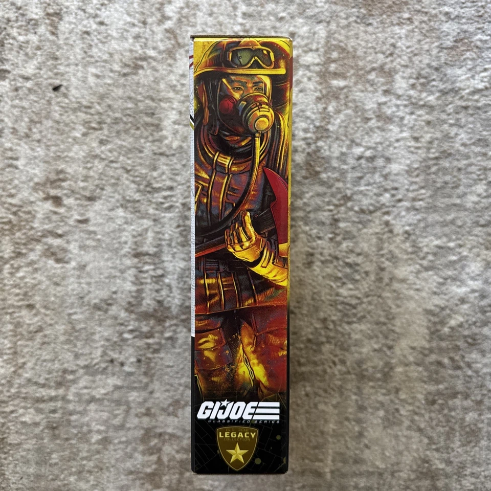 Hasbro G.I. Figura de acción de bombero de búsqueda y rescate serie clasificada Joe Foto 3 de 4