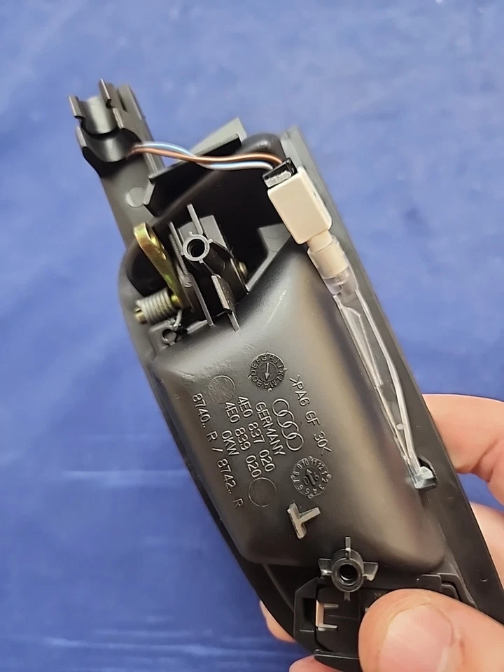 AUDI A8 4.2 QUATTRO 2004-2010 MANIJA DE PUERTA INTERIOR TRASERA DERECHA OEM B2  Foto 4 de 4