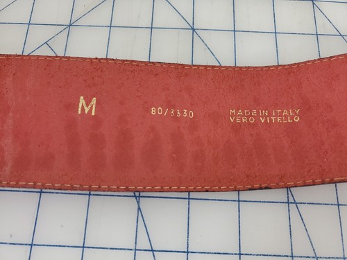 Cinturón de moda de cuero rojo vintage Vero Vitello hebilla de latón liso leones 31" Usado en excelente condición - Imagen 8 de 8