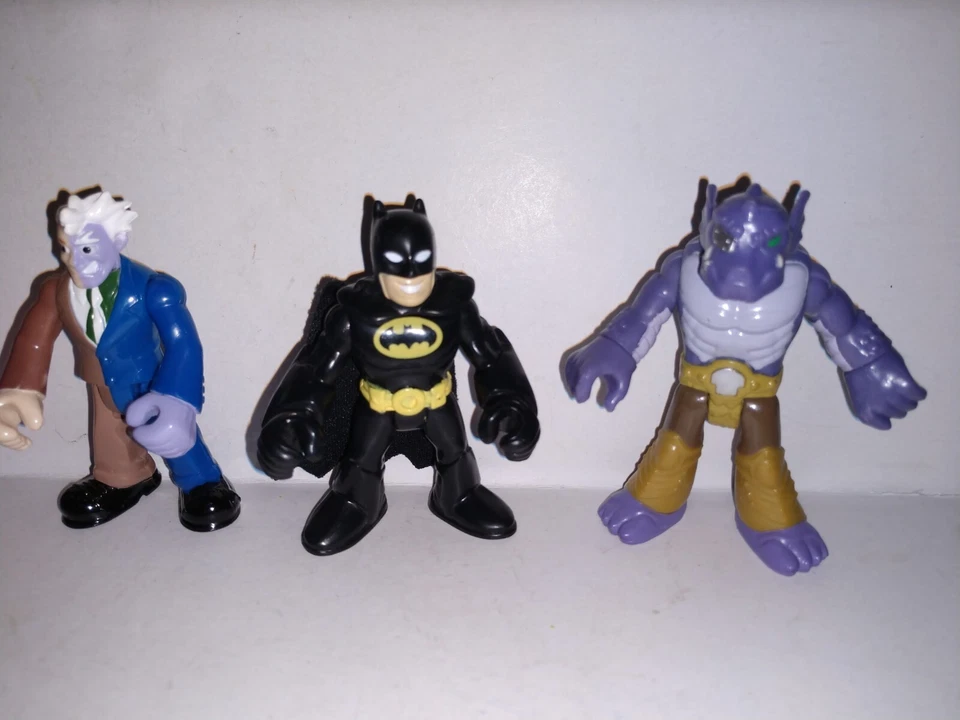 Lote de 4 figuras Imaginex MARVEL Super Hero Squad Batman Joker dos caras y Foto 3 de 4