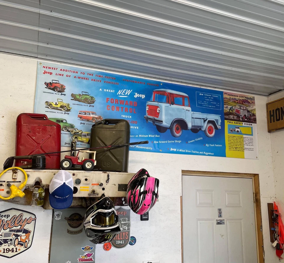 1960s Willys Dealer Garage Banner 4x4 Jeep CJ-5 CJ-6 CJ-3B DJ-3A Dispatcher Foto 2 de 3