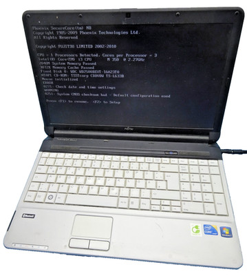 FUJITSU LIFEBOOK A530*Notebook*OHNE RAM & HDD*Für Ersatzteil DEFEKT#N835
