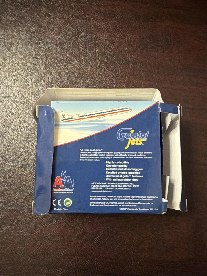 ¡American Eagle Gemini Jet Bombardier CRJ-700 1:400! RARO! ¡Como nuevo! COLORES ANTIGUOS Foto 2 de 3