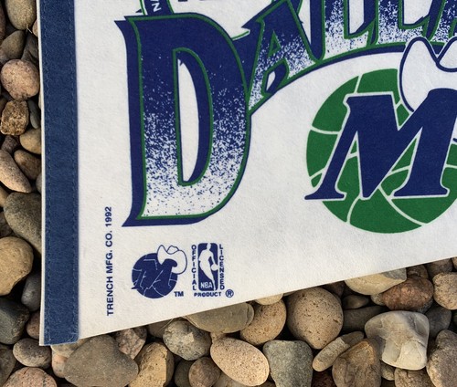 Dallas Mavericks 1992 Pennant. Good Condition. Rare. - Picture 4 of 6