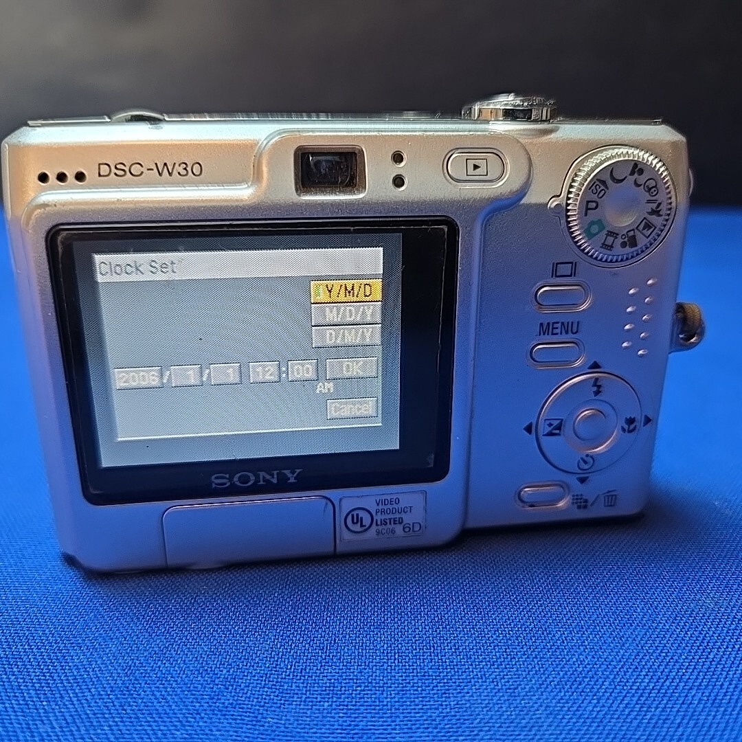 ソニー SONY サイバーショット W30 シルバー DSC-W30/S o7r6kf1 Sony Cyber-shot DSC-W30 6.0MP Digital Camera - Silver for