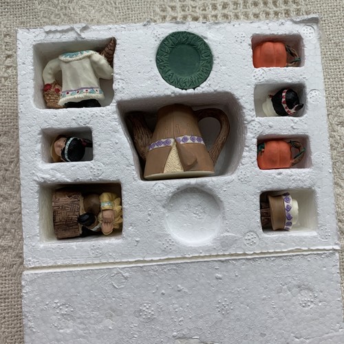 10 Piece Autumn Mini Tea Set NIB Missing 1 Saucer - Picture 2 of 3