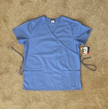 NWT WOMEN  S CHEROKEE WORKWARE SCRUB TOP - SIZE MEDIUM